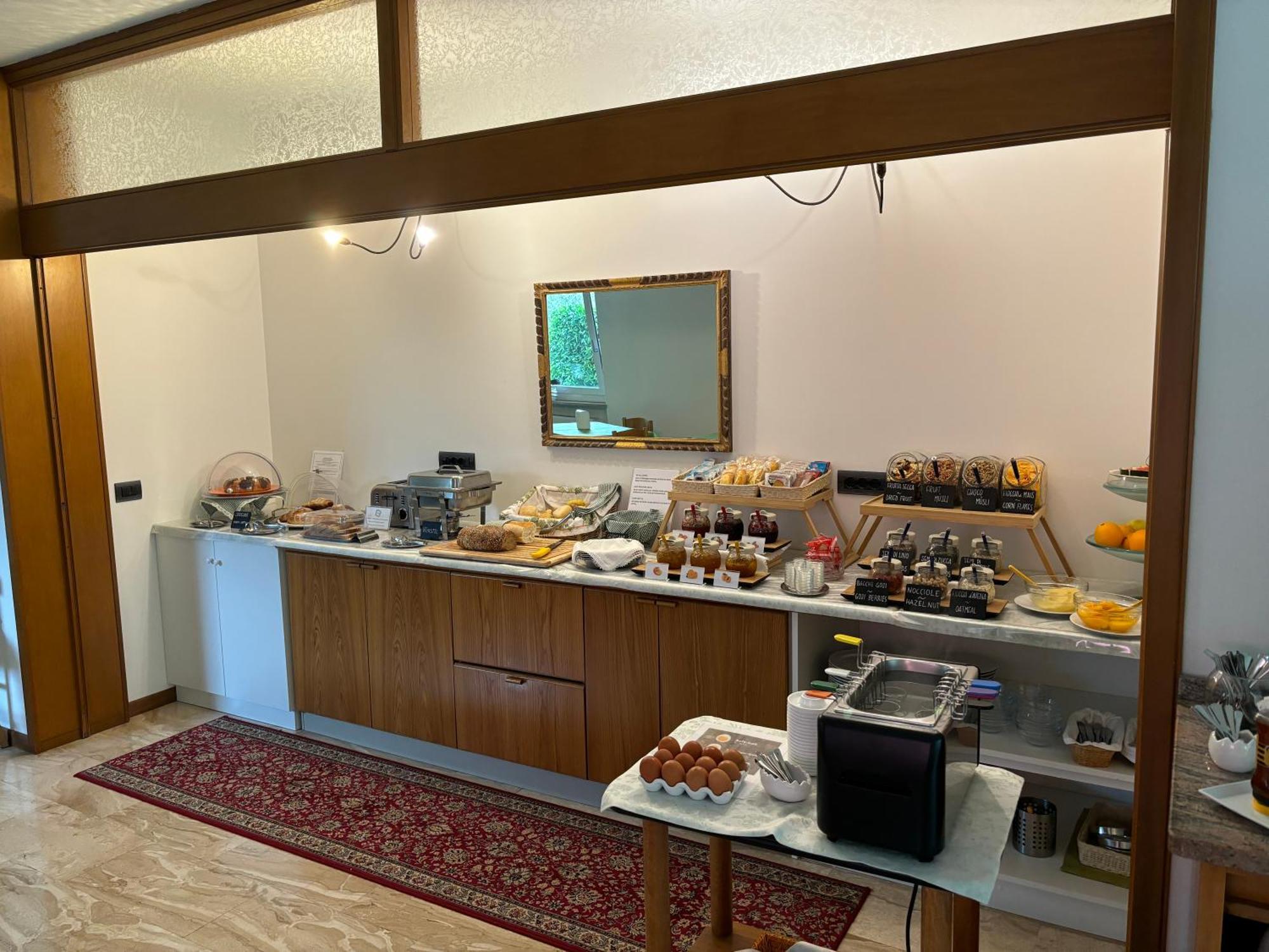 Hotel Villa Al Vento Torbole Sul Garda ภายนอก รูปภาพ