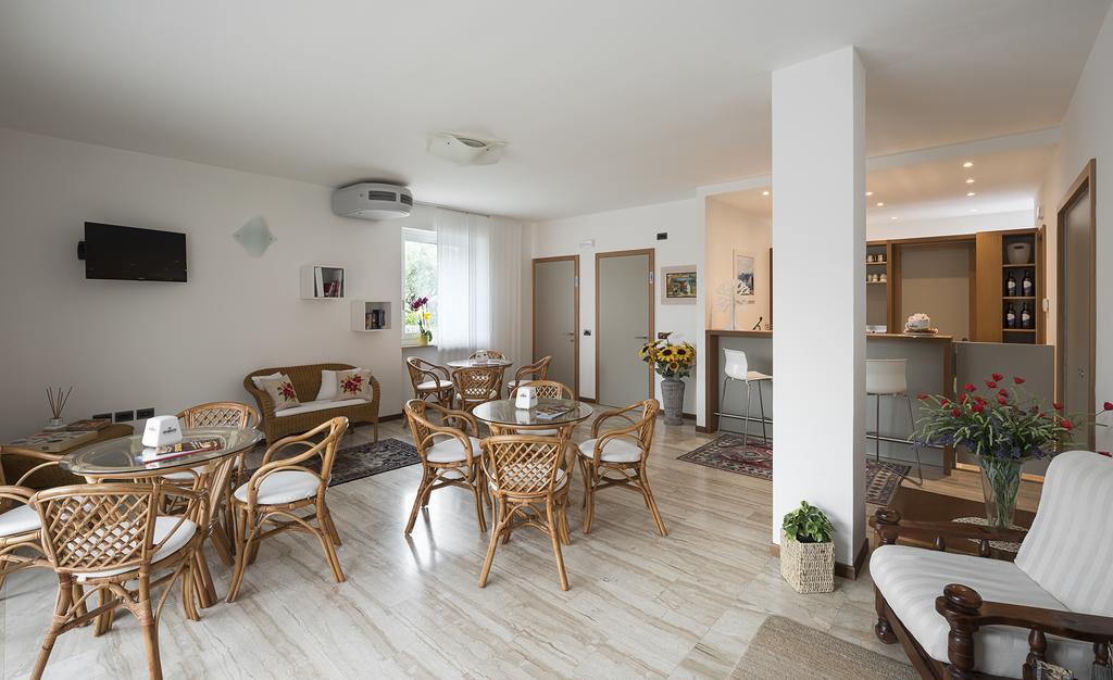 Hotel Villa Al Vento Torbole Sul Garda ภายนอก รูปภาพ