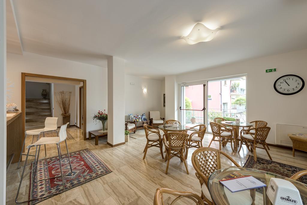 Hotel Villa Al Vento Torbole Sul Garda ภายนอก รูปภาพ