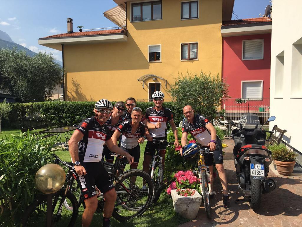 Hotel Villa Al Vento Torbole Sul Garda ภายนอก รูปภาพ