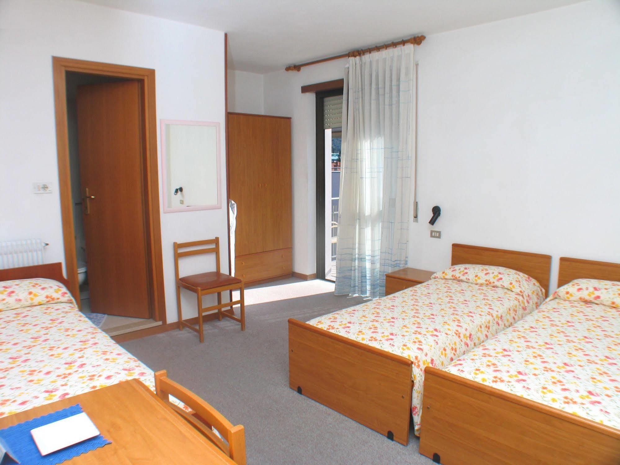 Hotel Villa Al Vento Torbole Sul Garda ภายนอก รูปภาพ