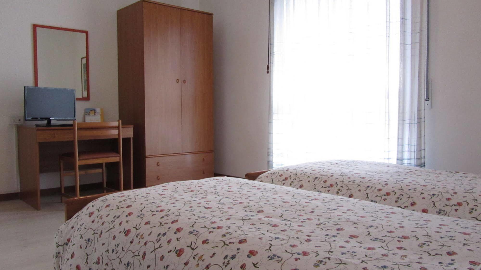 Hotel Villa Al Vento Torbole Sul Garda ภายนอก รูปภาพ