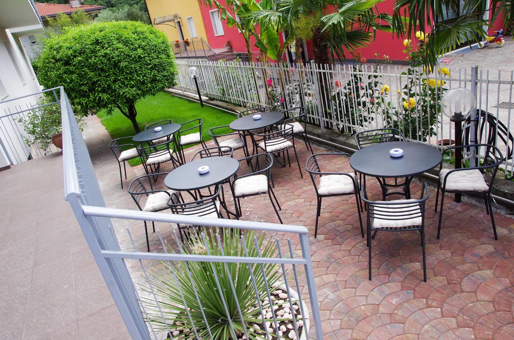 Hotel Villa Al Vento Torbole Sul Garda ภายนอก รูปภาพ