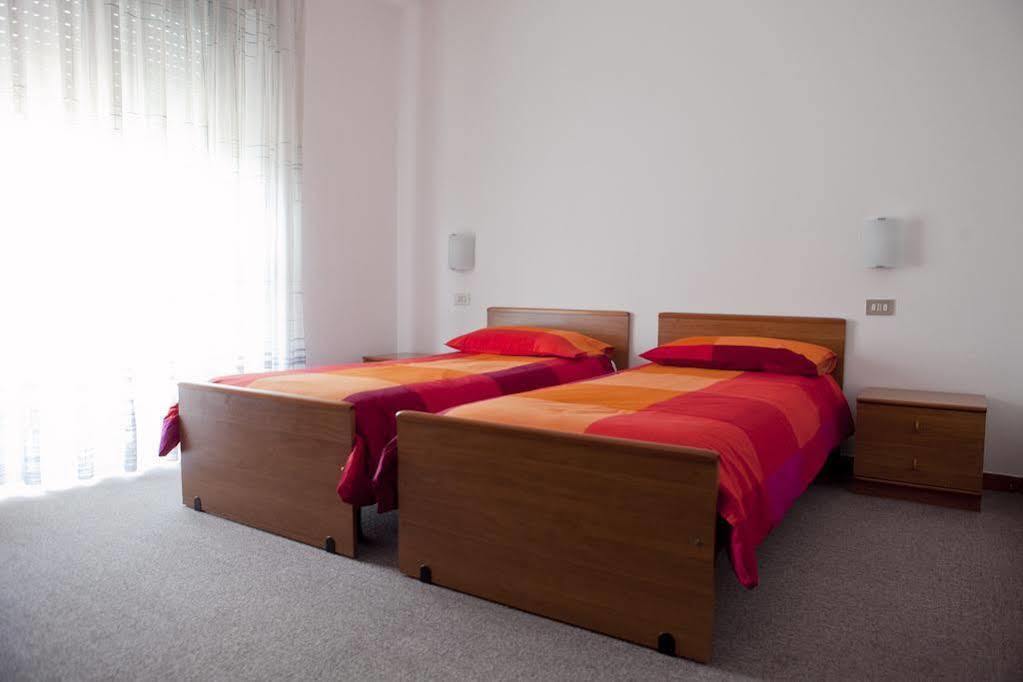Hotel Villa Al Vento Torbole Sul Garda ภายนอก รูปภาพ