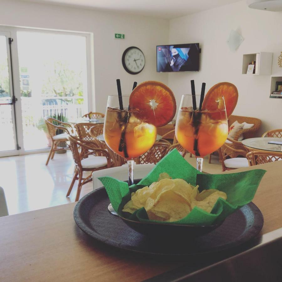 Hotel Villa Al Vento Torbole Sul Garda ภายนอก รูปภาพ
