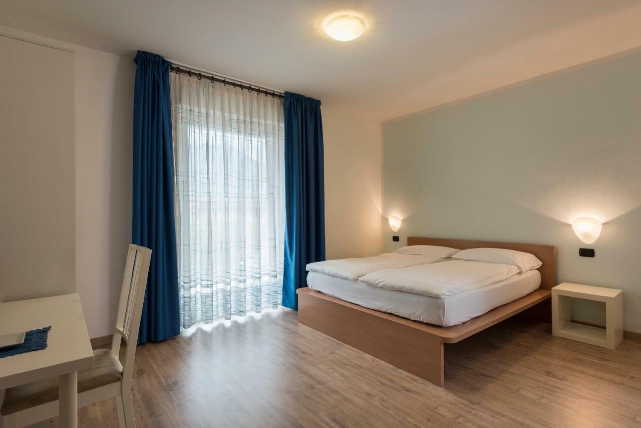 Hotel Villa Al Vento Torbole Sul Garda ภายนอก รูปภาพ