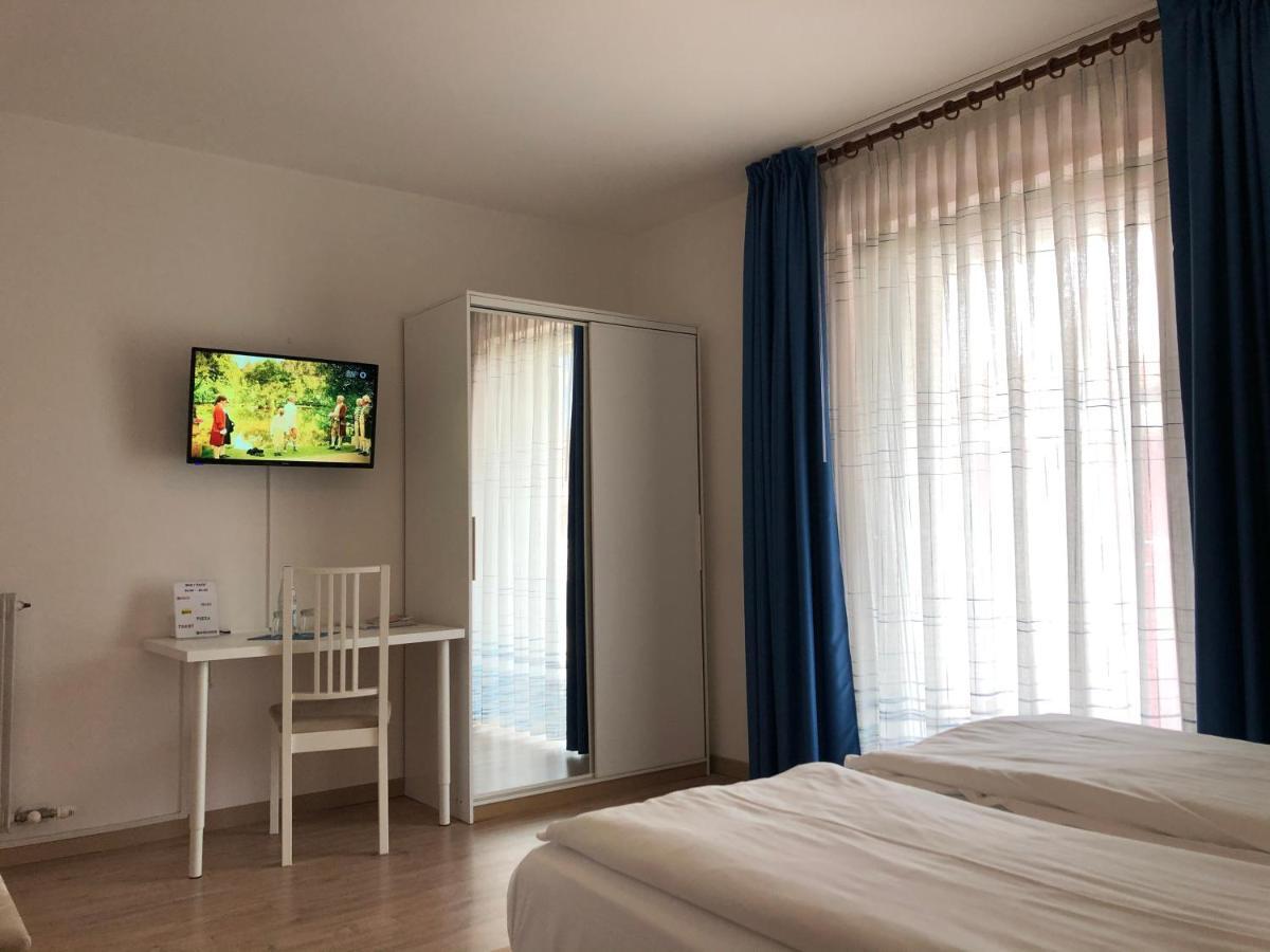 Hotel Villa Al Vento Torbole Sul Garda ภายนอก รูปภาพ