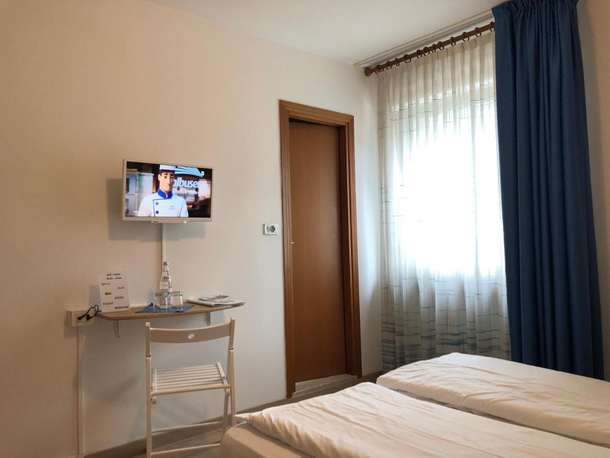 Hotel Villa Al Vento Torbole Sul Garda ภายนอก รูปภาพ
